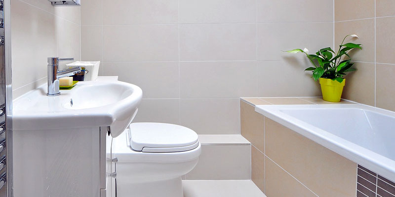 Sparkling Clean Bathroom using Homemade Bathroom Cleaners