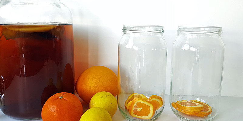 Kombucha with empty jars