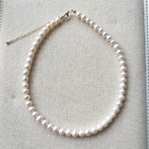 La Perle. Pearl Necklace
