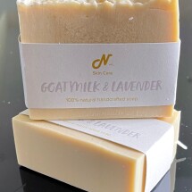 Goat milk and lavender shampoo bar for dogs Image